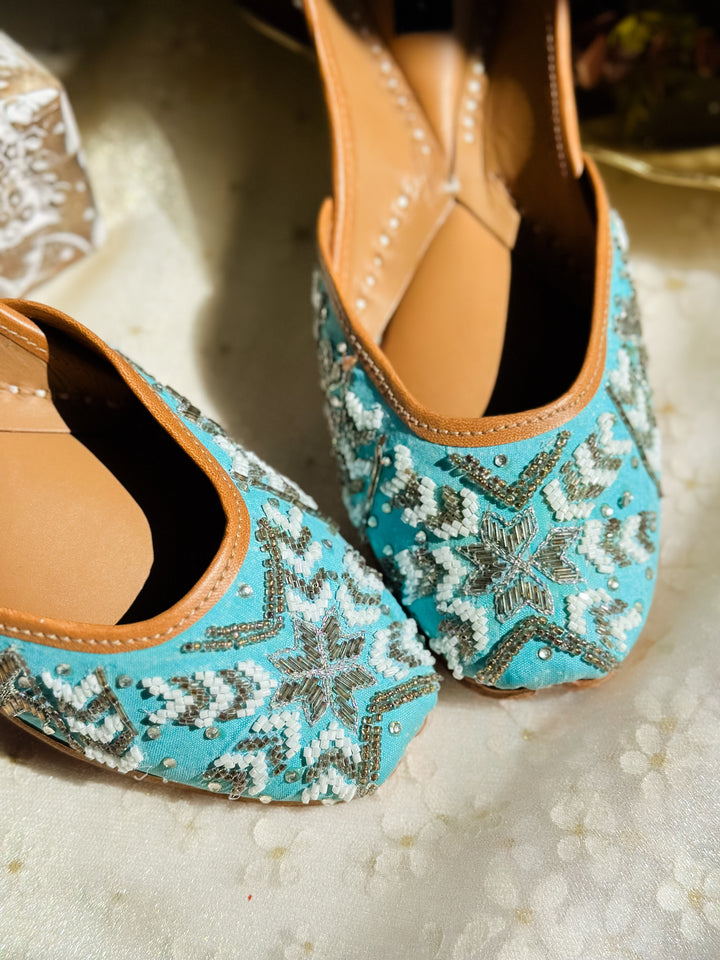 Aasma Blue Jutti