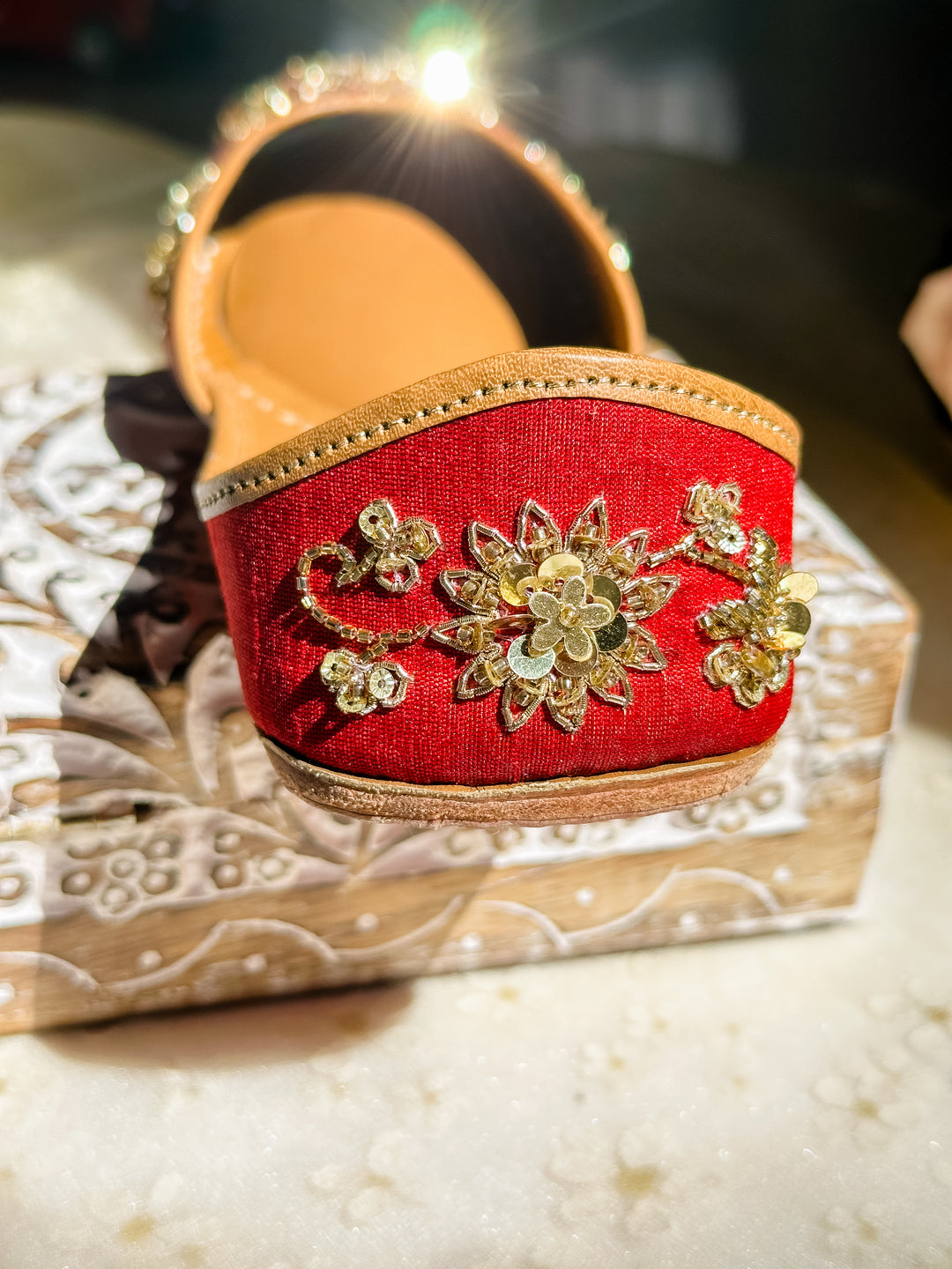 Bahaar Red Juttis