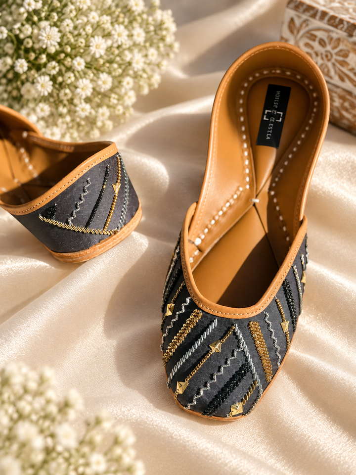 Citylight Black Jutti Flats