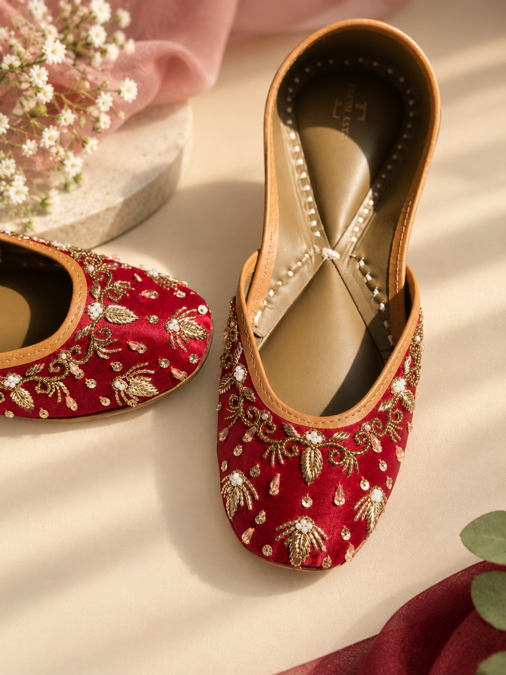 Folk Maroon Jutti