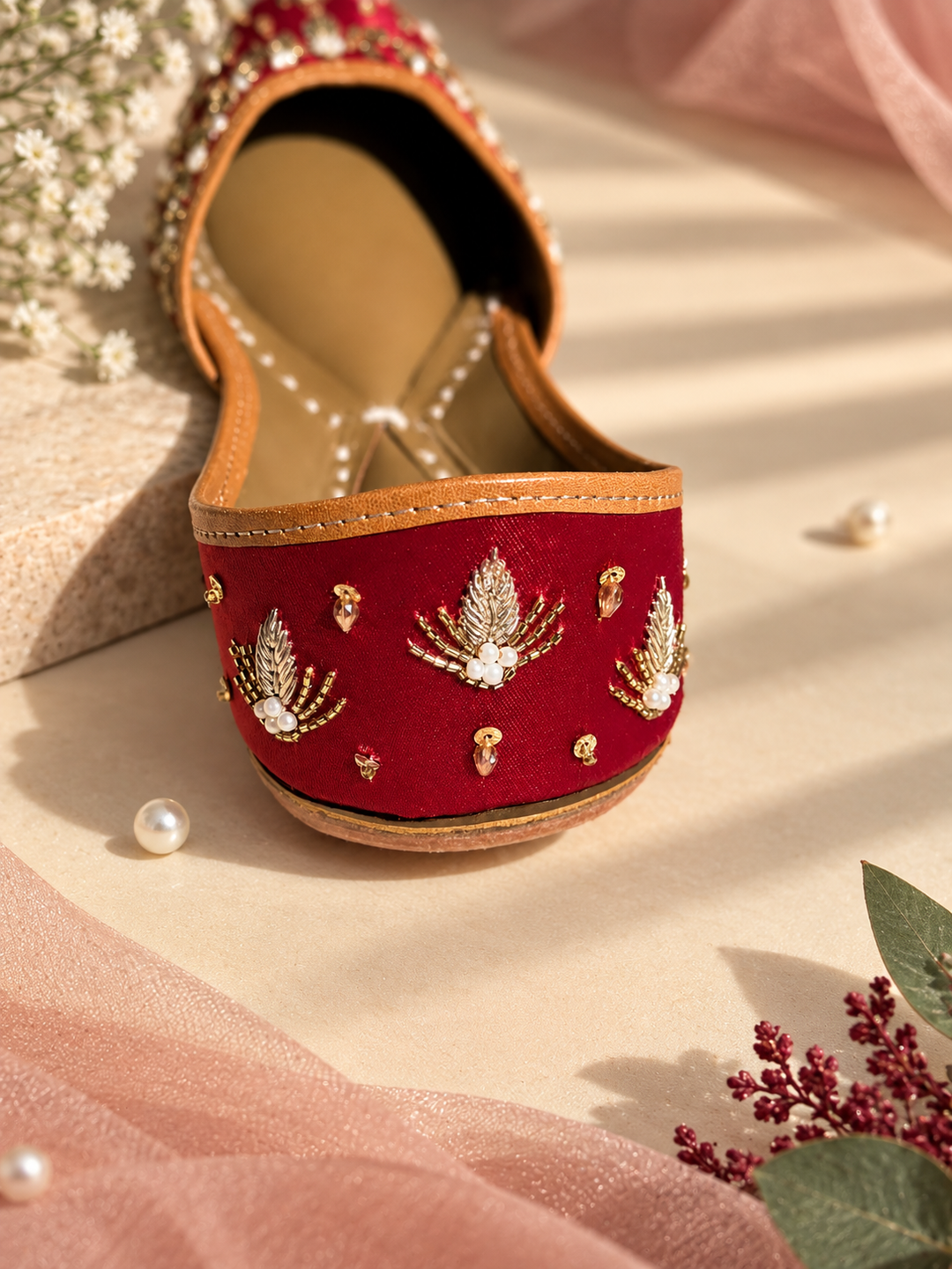 Folk Maroon Jutti