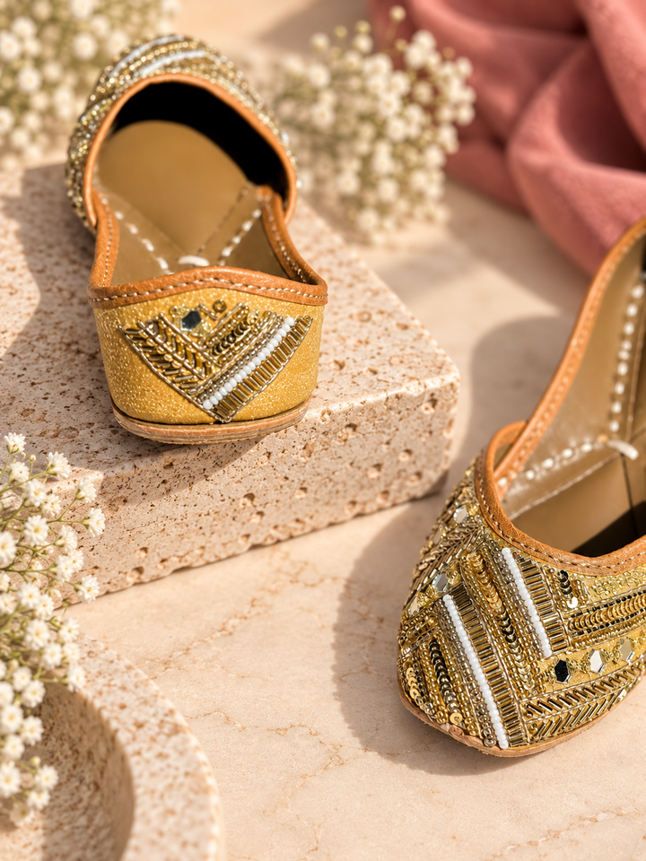 Sparkle Kids Golden Punjabi Jutti