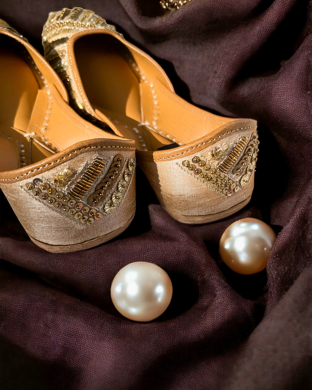 Icon Azra Azra Golden Jutti – House of Estela