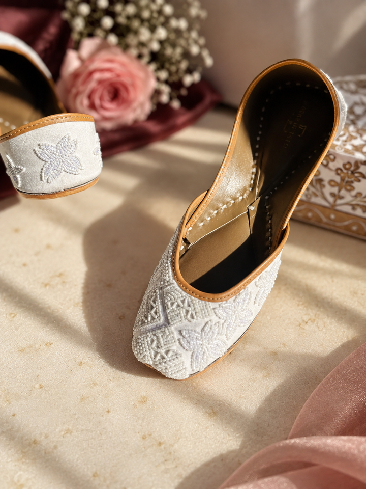 Pixie White Jutti