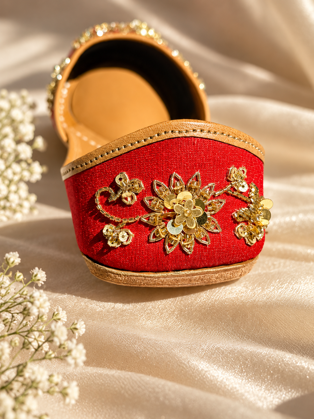 Bahaar Red Juttis